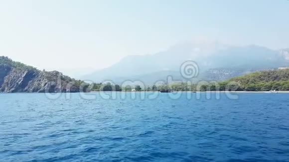 安塔利亚海岸从海中眺望视频的预览图