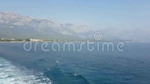 安塔利亚海岸从海中眺望视频的预览图