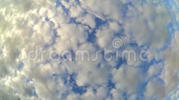 天空白云广角视频的预览图