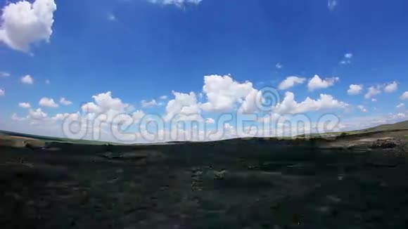古老的岩石高原时间推移视频的预览图