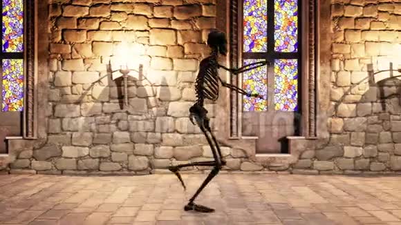 在神秘城堡里运行骨架的无缝动画视频的预览图