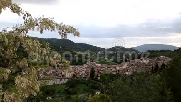 在意大利的斯波莱托景色令人惊叹视频的预览图