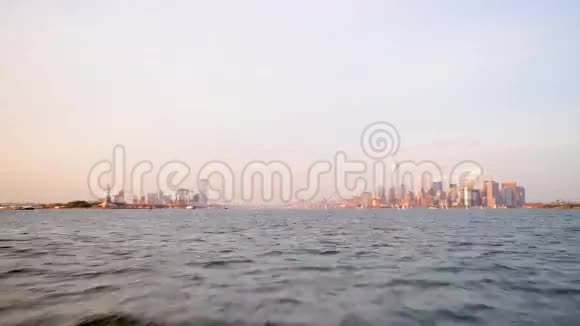 纽约著名的渡轮从曼哈顿到州岛4k时间间隔视频的预览图