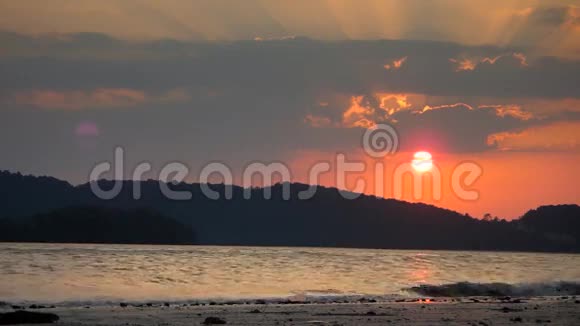 纳帕拉特塔拉海滩日落视频的预览图