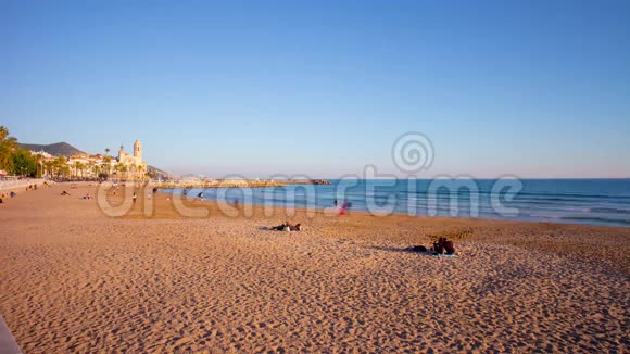 西班牙日落光海滩景观4k延时视频的预览图