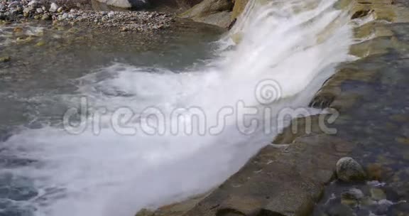 清洁山河4k坎布罗登西班牙视频的预览图