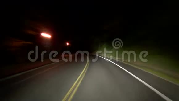 驾驶风泰威利格路之夜视频的预览图