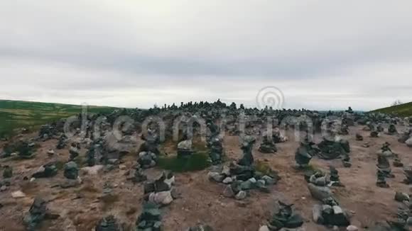 空中无人机顶景凯恩斯科尔斯基半岛视频的预览图