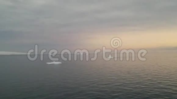 太阳升起在布拉班特岛杰拉什海峡南极洲视频的预览图