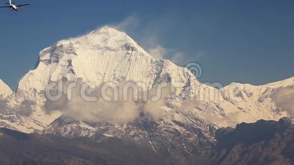 普拉恩达拉吉里峰喜马拉雅山视频的预览图