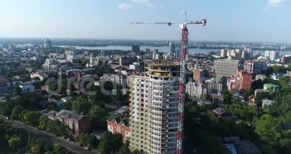 建筑多层建筑塔吊未完成多层建筑建筑高层全景视频的预览图