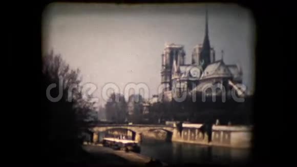 著名圣母大教堂的历史片段视频的预览图
