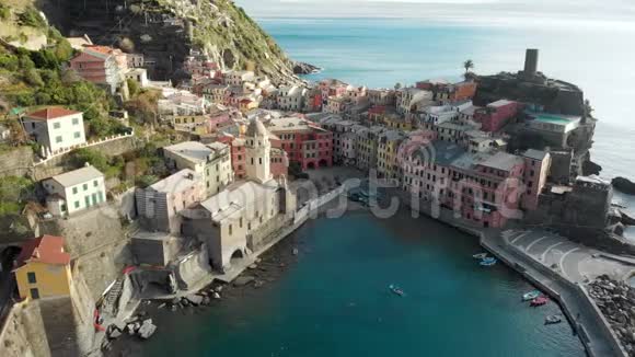 弗纳斯扎著名的CinqueTerre镇利古里亚意大利北部视频的预览图