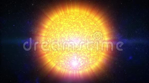 明亮的太阳星在太空与能量的射线视频的预览图