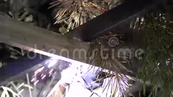 钢筋焊接工作4k格式视频的预览图