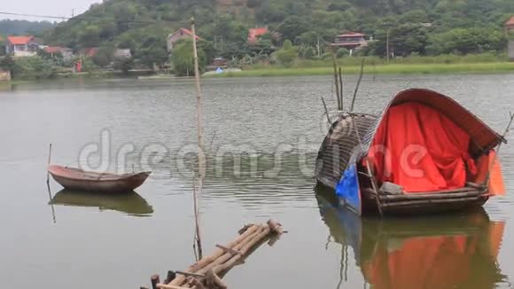 河上的渔船视频的预览图