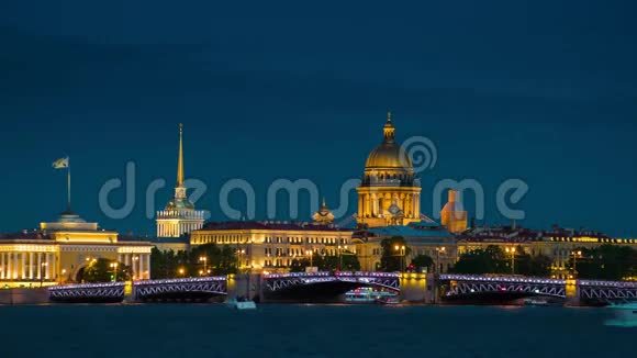 圣彼得堡国家博物馆的夜景视频的预览图
