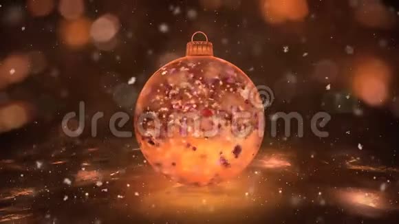 圣诞旋转金冰杯紫雪彩色花瓣背景环视频的预览图