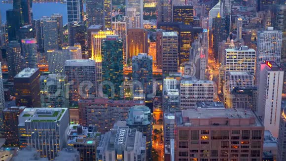 芝加哥摩天大楼的夜景视频的预览图