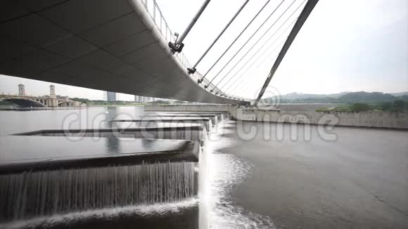 普特拉贾亚大坝的水流视频的预览图