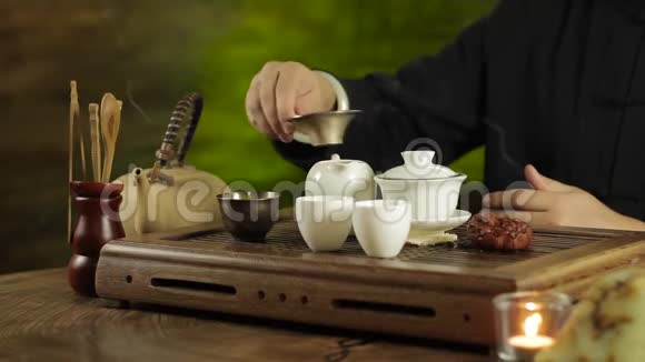 中国传统茶叶酿造视频的预览图