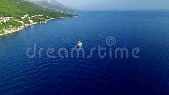 亚得里亚海布雷拉马卡斯卡游艇之旅视频的预览图