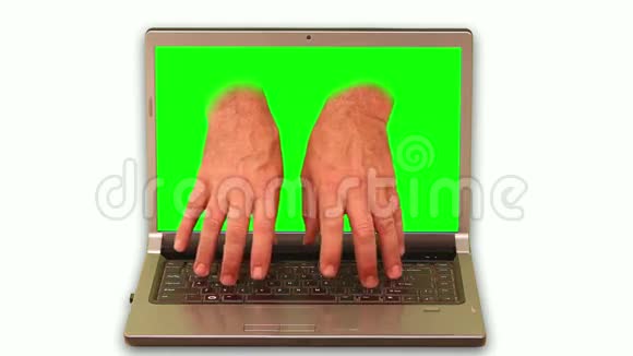 双手伸出手提电脑显示器按下笔记本电脑按钮视频的预览图