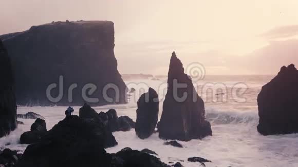 冰岛令人惊叹的风景和冒险视频的预览图