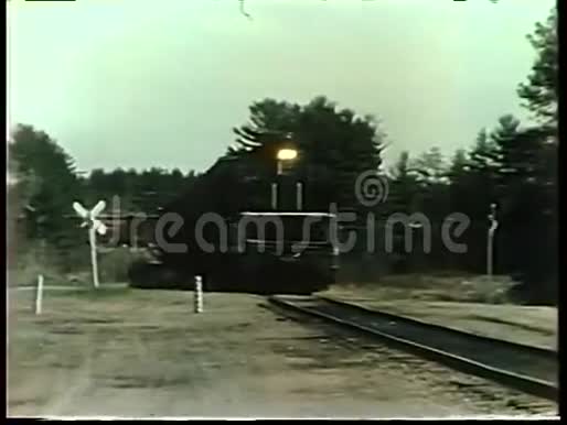 火车到达车站视频的预览图