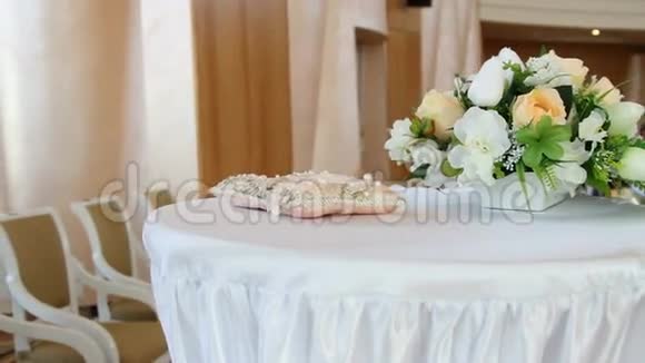 婚礼大厅装饰装饰花视频的预览图