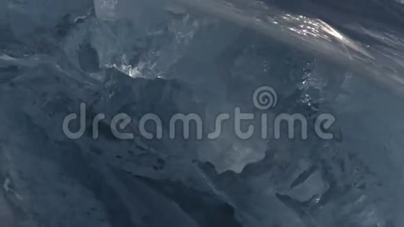 巨大的冰块视频的预览图