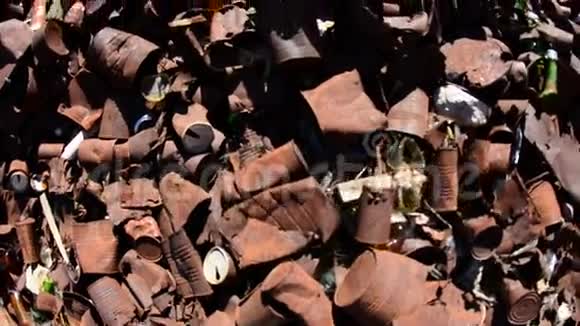 莫哈韦沙漠中的一个破锡罐视频的预览图