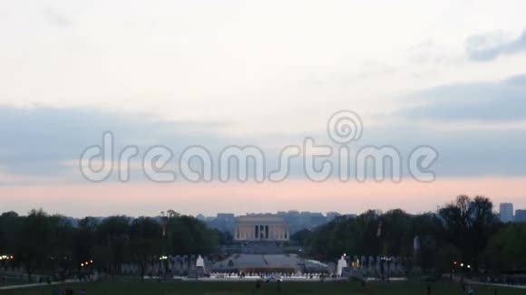 夕阳下的林肯纪念堂视频的预览图
