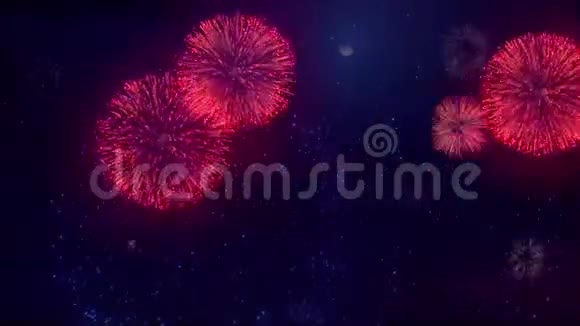 美丽的蓝红色金色装饰在星空环上烟花展示视频的预览图