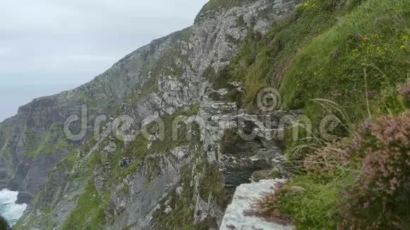 克里陡峭悬崖的美丽景色视频的预览图