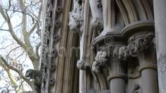 威斯敏斯特教堂雕刻的墙壁视频的预览图