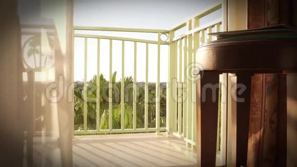 从酒店阳台眺望佛罗里达州达托纳海滩视频的预览图