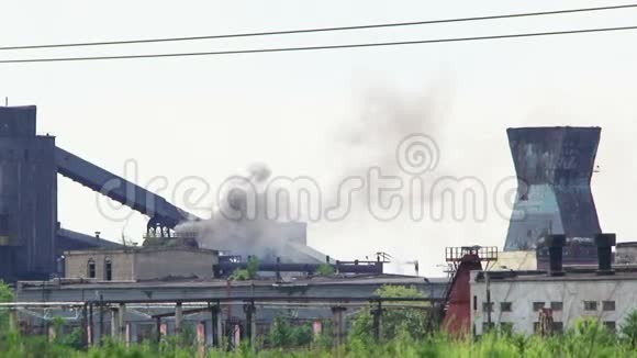 发电站的工业烟雾视频的预览图