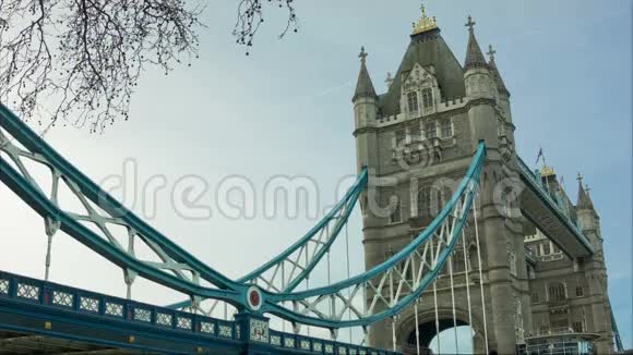 早上伦敦塔桥广角视频的预览图
