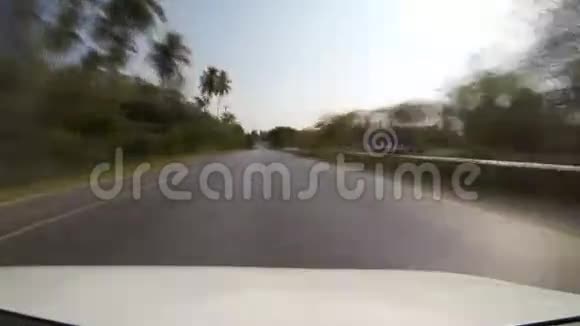 在农村公路上行驶速度视频的预览图