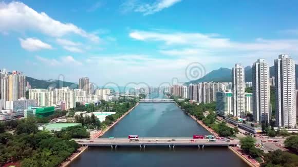 沙田大围城门河的空中全景台风来临前曼古特来到香港视频的预览图