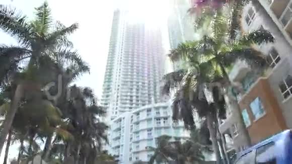 迈阿密市中心一栋大楼的电影录像视频的预览图
