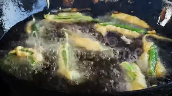 印度街头美食视频的预览图