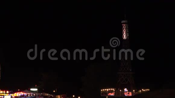 埃菲尔铁塔的副本瓦尔纳金沙在保加利亚度假4K视频的预览图