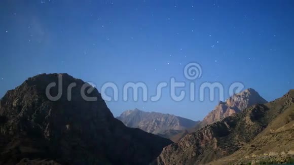 湖面上的星星伊斯坎德库尔塔吉克斯坦钛视频的预览图