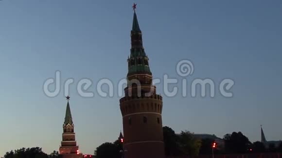 莫斯科河上的夜晚视频的预览图
