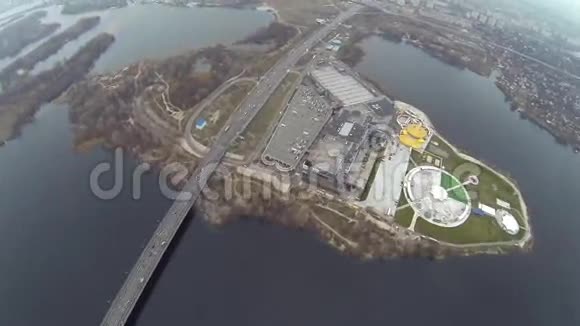 基辅超级市场天空购物中心的空中拍摄视频的预览图