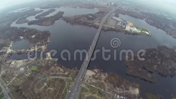 基辅超级市场天空购物中心的空中拍摄视频的预览图
