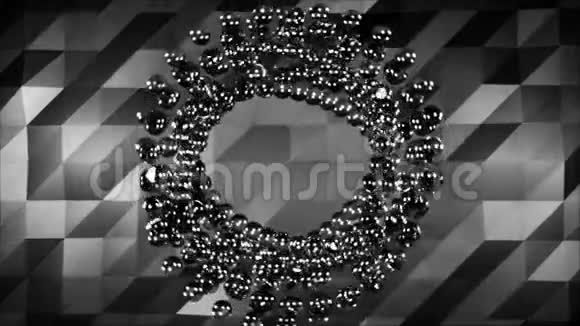 抽象金属球在灰色几何背景上以圆形移动单色金属球的旋转圈视频的预览图