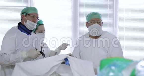 4KA医学专家小组进行了腹腔镜手术视频的预览图
